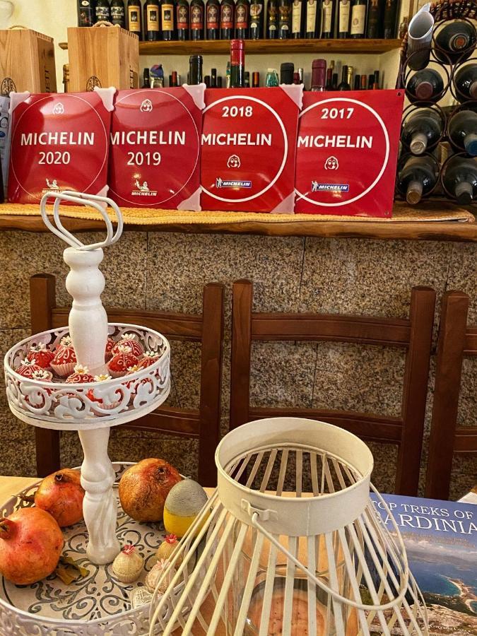Locanda Tipica Sa Corte Oliena Eksteriør bilde