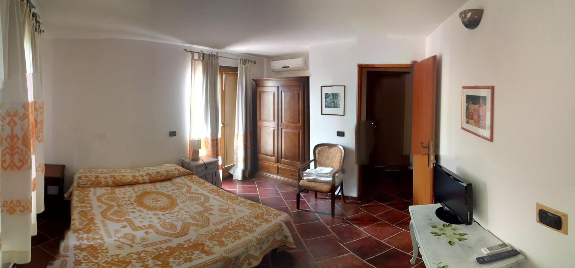 Locanda Tipica Sa Corte Oliena Rom bilde