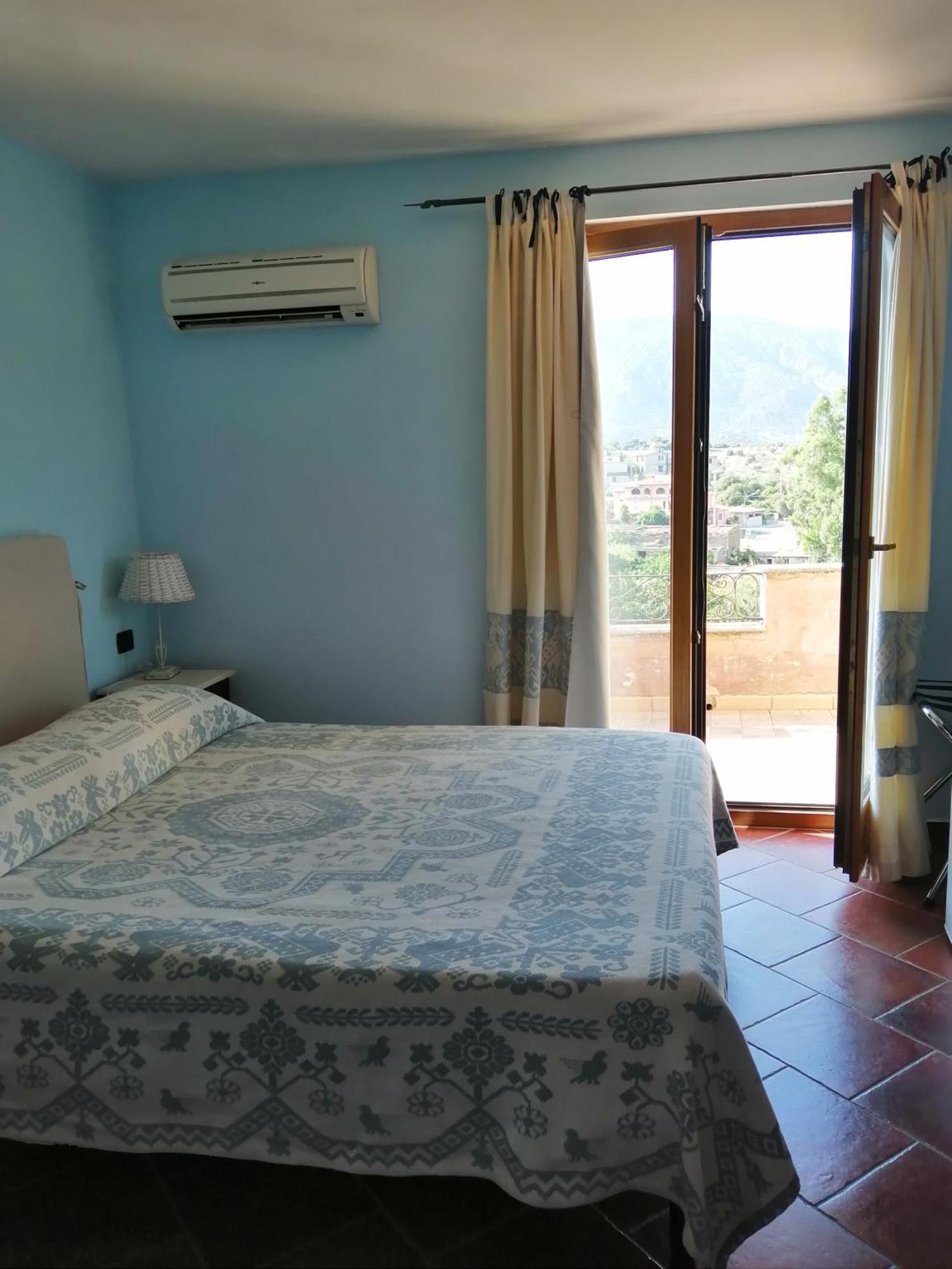 Locanda Tipica Sa Corte Oliena Rom bilde